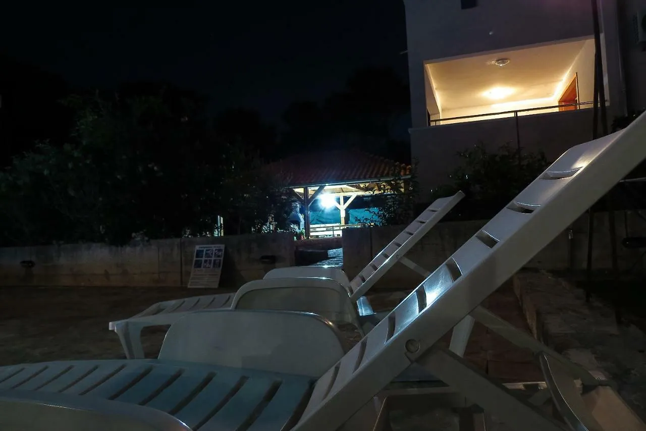 Apartment Villa Daria Pakostane
